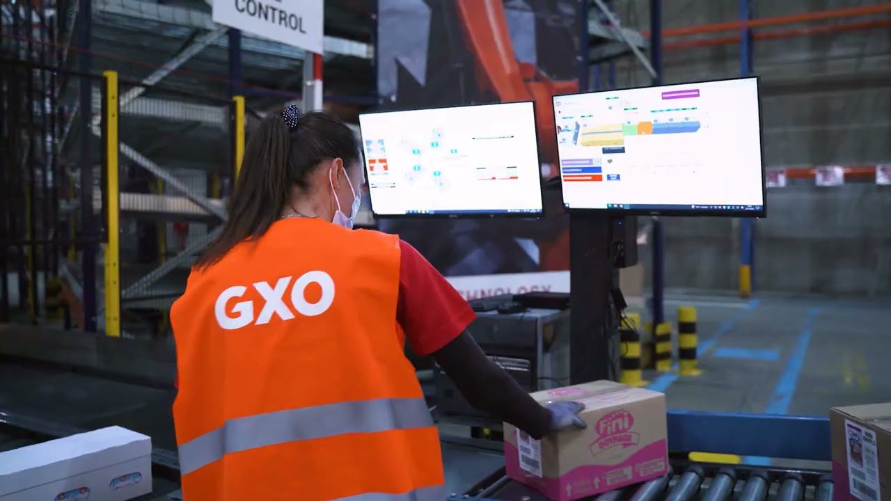 Automatizacion-en-la-Logistica-Robots-en-Almacenes-Inteligentes - MT News