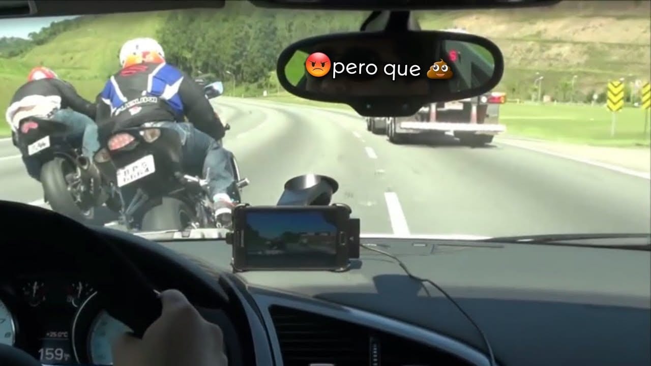 Model-Y-y-la-Competencia-en-el-Circuito-Desafiando-Limites - MT News Model Y y la Competencia en el Circuito: Desafiando Límites